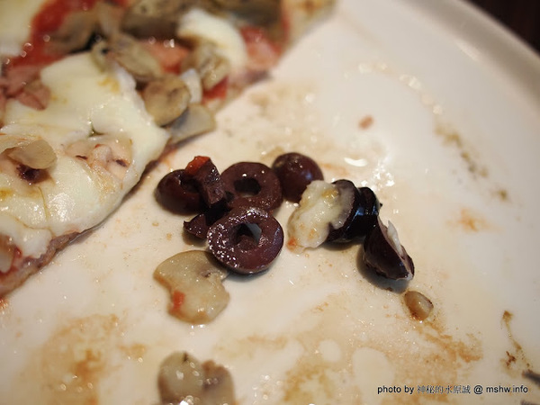 PASSIONE 帕希諾窯烤拿坡里披薩專門店：【食記】台北大安-PASSIONE 帕希諾手工窯烤拿坡里披薩專門店 : 餅皮再Q彈點會更好!