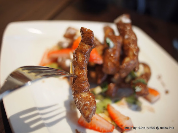 PASSIONE 帕希諾窯烤拿坡里披薩專門店：【食記】台北大安-PASSIONE 帕希諾手工窯烤拿坡里披薩專門店 : 餅皮再Q彈點會更好!