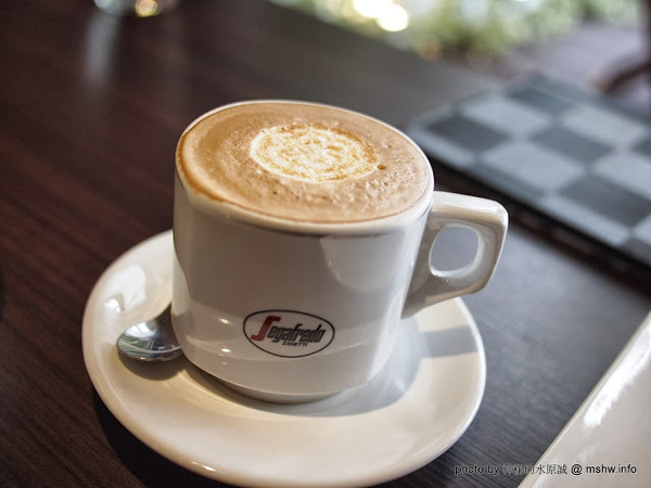 PASSIONE 帕希諾窯烤拿坡里披薩專門店：【食記】台北大安-PASSIONE 帕希諾手工窯烤拿坡里披薩專門店 : 餅皮再Q彈點會更好!