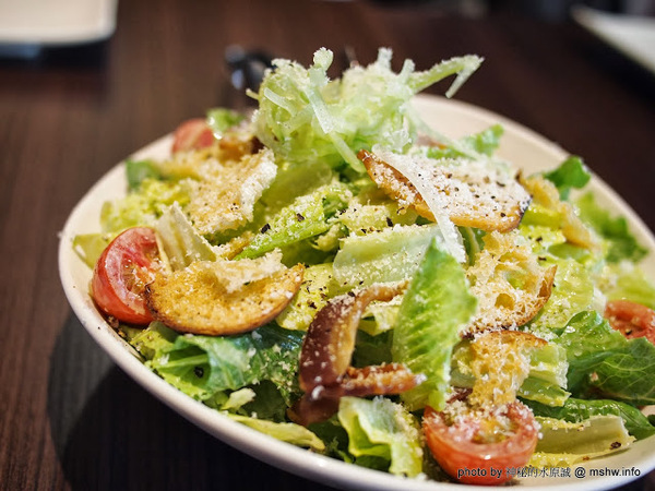 PASSIONE 帕希諾窯烤拿坡里披薩專門店：【食記】台北大安-PASSIONE 帕希諾手工窯烤拿坡里披薩專門店 : 餅皮再Q彈點會更好!