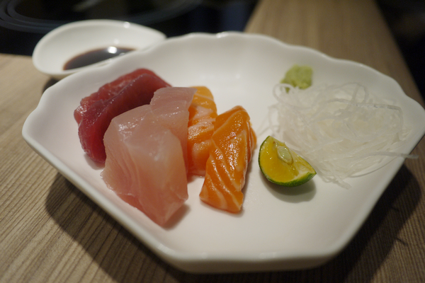 豚膳黑豚料理專賣店：【豚膳黑豚料理專賣店】柚香四溢！嚴選黑豚肉讓人一吃便停不了口啊！