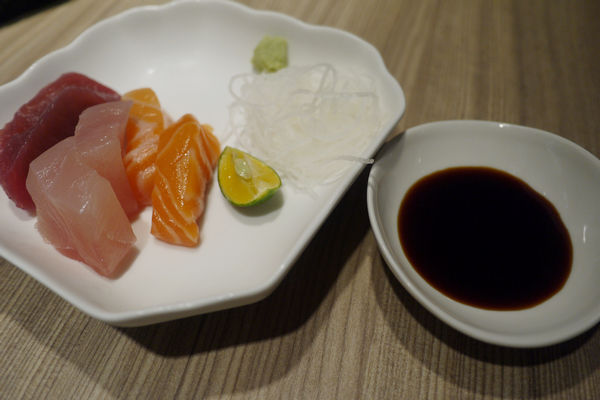 豚膳黑豚料理專賣店：【豚膳黑豚料理專賣店】柚香四溢！嚴選黑豚肉讓人一吃便停不了口啊！