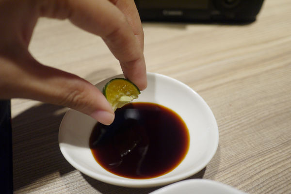 豚膳黑豚料理專賣店：【豚膳黑豚料理專賣店】柚香四溢！嚴選黑豚肉讓人一吃便停不了口啊！