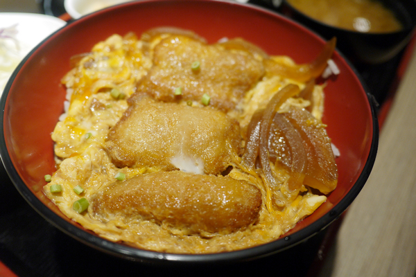 豚膳黑豚料理專賣店：【豚膳黑豚料理專賣店】柚香四溢！嚴選黑豚肉讓人一吃便停不了口啊！