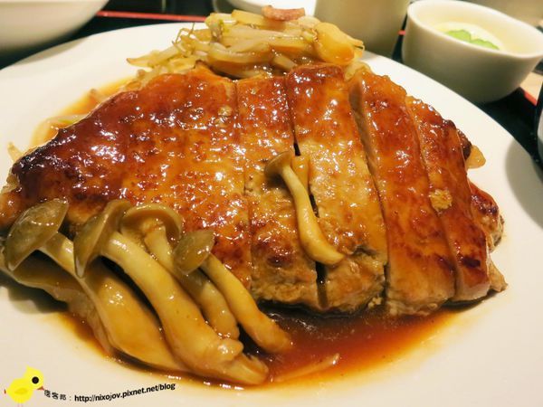 捷運國父紀念館-「豚膳」超大份量厚實豬排