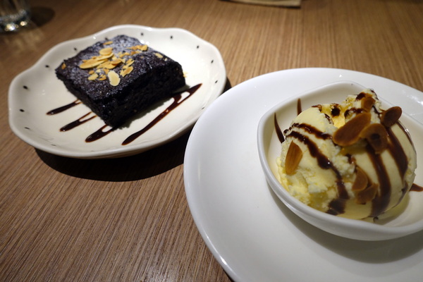 沐樂咖啡:(胖樺食記)台北東區推薦咖啡聽「沐樂咖啡」,近華山1914文化創意產業園區/巧克力布朗尼/不收一成服務費/捷運忠孝新生站