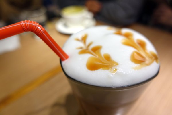 沐樂咖啡:(胖樺食記)台北東區推薦咖啡聽「沐樂咖啡」,近華山1914文化創意產業園區/巧克力布朗尼/不收一成服務費/捷運忠孝新生站