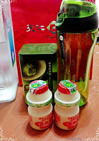 天仁茗茶 綠茶粉：〞口碑卷〞 天仁茗茶 御選綠茶粉 。 誰說綠茶只能用熱水泡 冷水也能泡好茶