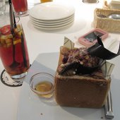 45171_138275402880443_2549673_n