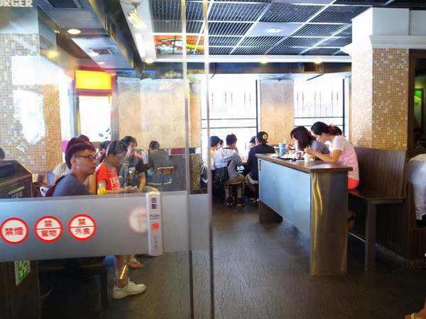 丹丹漢堡(安平店)：＜台南｜中西式套餐＞我愛丹丹漢堡！！！