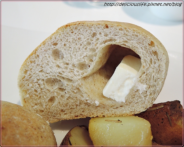 手工裸麥乳酪麵包1