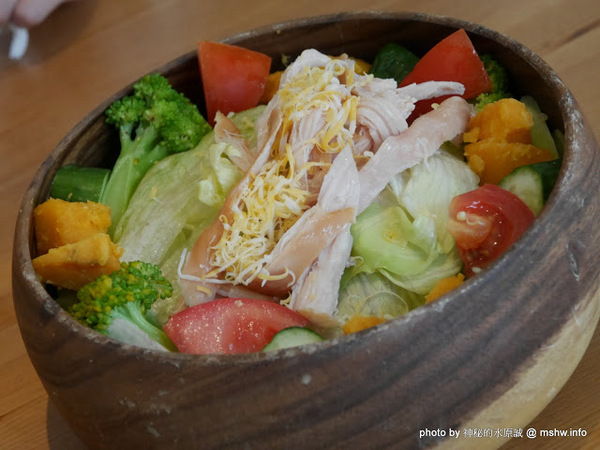 POND BURGER CAFE：【食記】台北Pond Burger Cafe 早午餐.漢堡.輕食@信義國際會議中心&世界貿易中心-捷運MRT台北101/世貿 : 食材新鮮,口味創新,下午茶也能享受美味私房漢堡