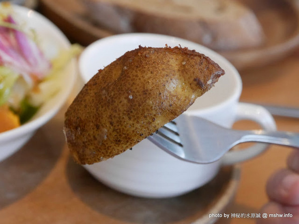 POND BURGER CAFE：【食記】台北Pond Burger Cafe 早午餐.漢堡.輕食@信義國際會議中心&世界貿易中心-捷運MRT台北101/世貿 : 食材新鮮,口味創新,下午茶也能享受美味私房漢堡