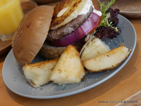POND BURGER CAFE：【食記】台北Pond Burger Cafe 早午餐.漢堡.輕食@信義國際會議中心&世界貿易中心-捷運MRT台北101/世貿 : 食材新鮮,口味創新,下午茶也能享受美味私房漢堡