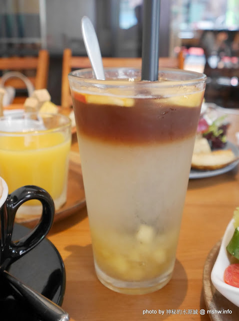 POND BURGER CAFE：【食記】台北Pond Burger Cafe 早午餐.漢堡.輕食@信義國際會議中心&世界貿易中心-捷運MRT台北101/世貿 : 食材新鮮,口味創新,下午茶也能享受美味私房漢堡