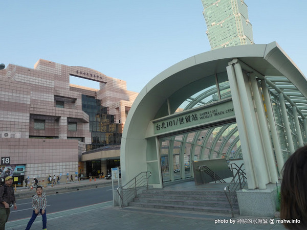 POND BURGER CAFE：【食記】台北Pond Burger Cafe 早午餐.漢堡.輕食@信義國際會議中心&世界貿易中心-捷運MRT台北101/世貿 : 食材新鮮,口味創新,下午茶也能享受美味私房漢堡