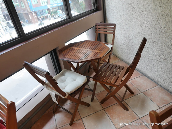 POND BURGER CAFE：【食記】台北Pond Burger Cafe 早午餐.漢堡.輕食@信義國際會議中心&世界貿易中心-捷運MRT台北101/世貿 : 食材新鮮,口味創新,下午茶也能享受美味私房漢堡