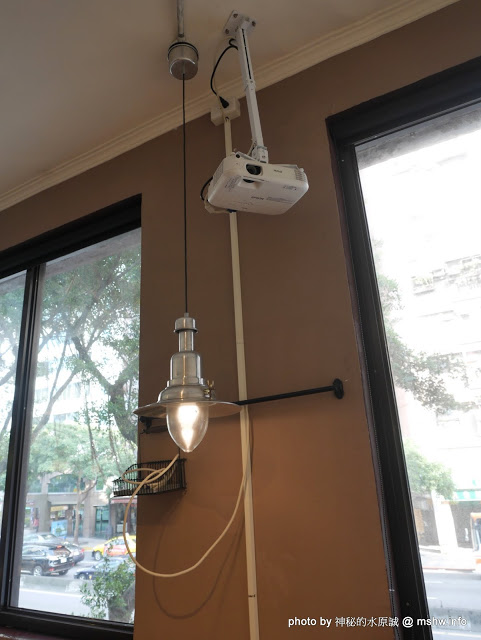 POND BURGER CAFE：【食記】台北Pond Burger Cafe 早午餐.漢堡.輕食@信義國際會議中心&世界貿易中心-捷運MRT台北101/世貿 : 食材新鮮,口味創新,下午茶也能享受美味私房漢堡