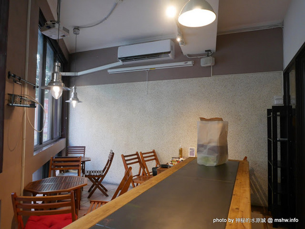 POND BURGER CAFE：【食記】台北Pond Burger Cafe 早午餐.漢堡.輕食@信義國際會議中心&世界貿易中心-捷運MRT台北101/世貿 : 食材新鮮,口味創新,下午茶也能享受美味私房漢堡