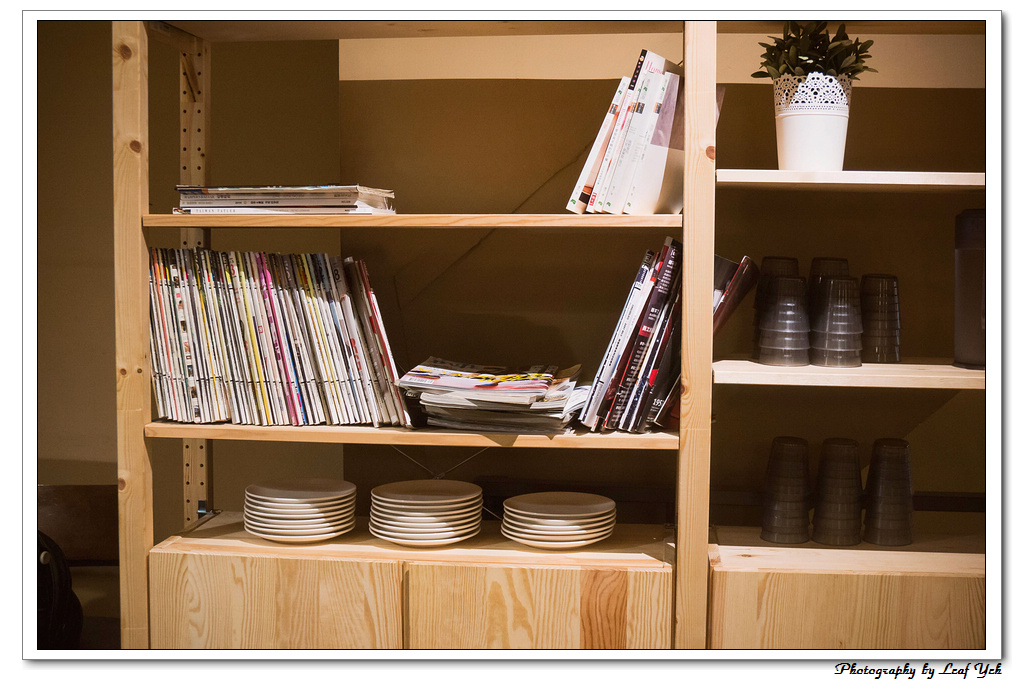 POND BURGER CAFÉ,捷運101站,牛小排漢堡,早午餐,有包廂,咖啡館裡的秘辛(製)漢堡,基隆路咖啡館,信義線美食,信義線咖啡館,輕食,漢堡,木盆沙拉,信義路咖啡館,臨江街咖啡館,通化街咖啡館,吳興街咖啡