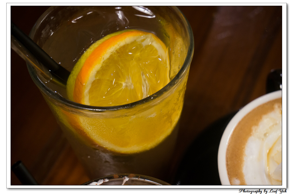 POND BURGER CAFÉ,捷運101站,牛小排漢堡,早午餐,有包廂,咖啡館裡的秘辛(製)漢堡,基隆路咖啡館,信義線美食,信義線咖啡館,輕食,漢堡,木盆沙拉,信義路咖啡館,臨江街咖啡館,通化街咖啡館,吳興街咖啡