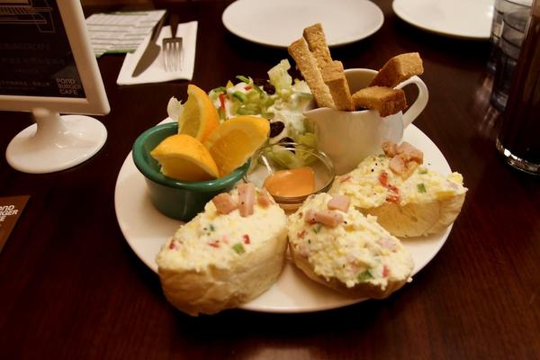 POND BURGER CAFE:台北_POND BURGER CAFE份量十足