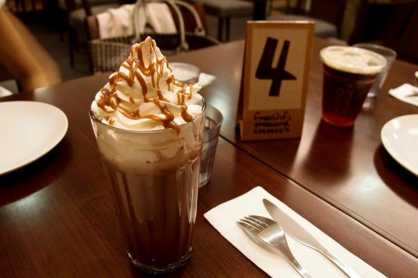 POND BURGER CAFE:台北_POND BURGER CAFE份量十足