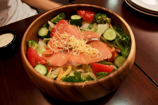 POND BURGER CAFE:台北_POND BURGER CAFE份量十足