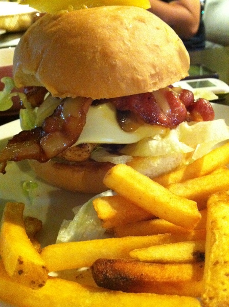 Just Burger美式漢堡餐廳：朋友相約~看運動!!!!