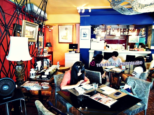 Plus Belle 好時光迴廊-藝文廚房：[食記] 東區◩忠孝復興站◪ 好時光迴廊♫平價下午茶❤甜滋滋蜜糖吐司♬