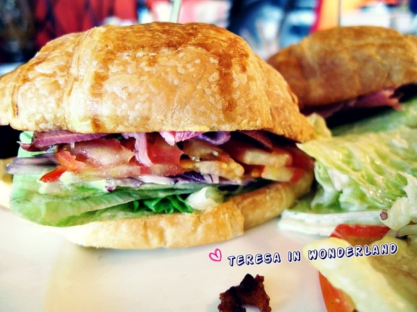 Plus Belle 好時光迴廊-藝文廚房：[食記] 東區◩忠孝復興站◪ 好時光迴廊♫平價下午茶❤甜滋滋蜜糖吐司♬