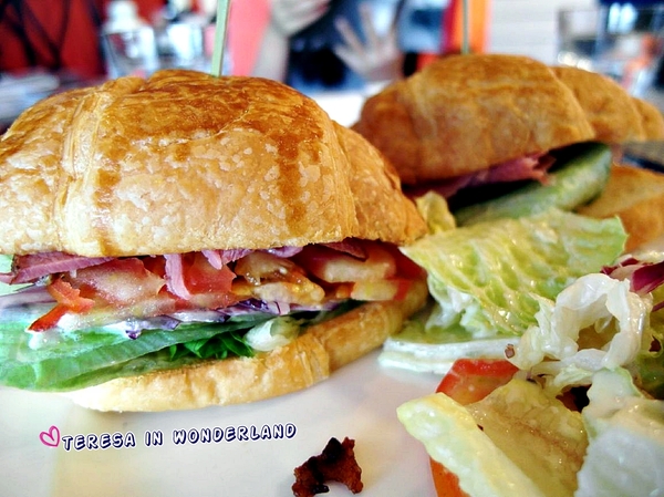 Plus Belle 好時光迴廊-藝文廚房：[食記] 東區◩忠孝復興站◪ 好時光迴廊♫平價下午茶❤甜滋滋蜜糖吐司♬