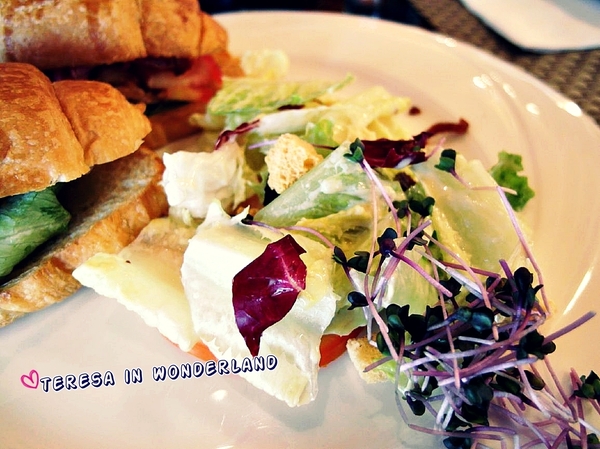 Plus Belle 好時光迴廊-藝文廚房：[食記] 東區◩忠孝復興站◪ 好時光迴廊♫平價下午茶❤甜滋滋蜜糖吐司♬