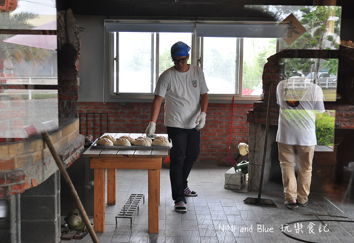 139縣景點赤腳精靈柴燒麵包05.jpg
