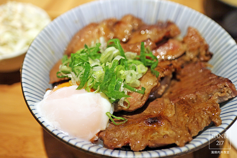 Banbi217 美食旅遊: 滿燒肉丼食堂 平價日本料理丼飯(信義區,捷運六張犁站,通化街夜市美食)