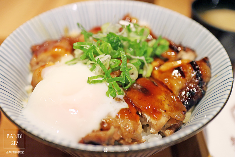 Banbi217 美食旅遊: 滿燒肉丼食堂 平價日本料理丼飯(信義區,捷運六張犁站,通化街夜市美食)