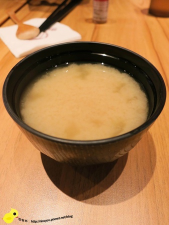 【台北】滿燒肉丼食堂-好吃的丼飯-胡麻醬漢堡排丼飯-安格斯牛排丼飯