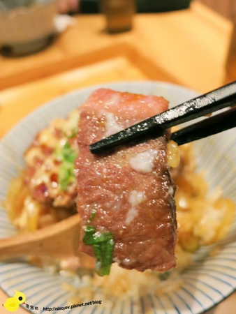 【台北】滿燒肉丼食堂-好吃的丼飯-胡麻醬漢堡排丼飯-安格斯牛排丼飯