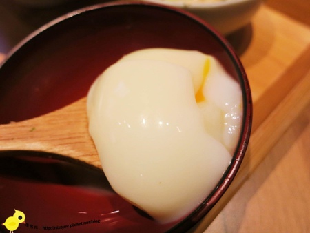 【台北】滿燒肉丼食堂-好吃的丼飯-胡麻醬漢堡排丼飯-安格斯牛排丼飯