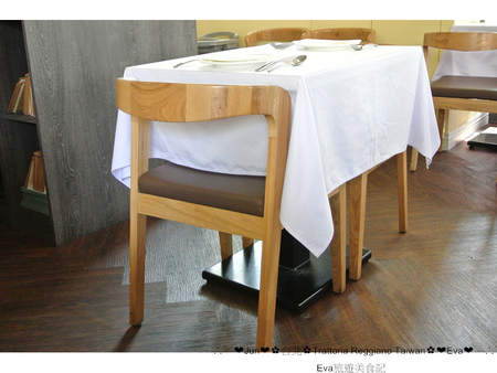 Trattoria Reggiano:【食記】oO。。台北 東區 Trattoria Reggiano Taiwan食品餐廳 大花園 威尼斯花園 小磨菇 小蜜蜂 小飄蟲 提拉米蘇盆栽 超可愛的盆栽花園蛋糕組合,跟著蜜蜂飛舞吧~o○。