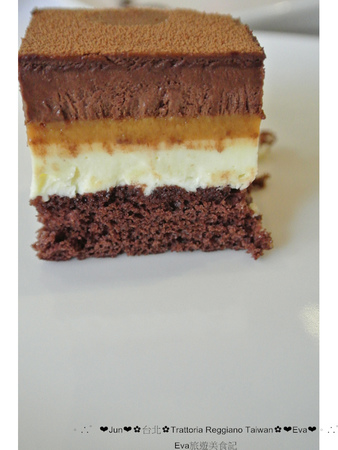 Trattoria Reggiano:【食記】oO。。台北 東區 Trattoria Reggiano Taiwan食品餐廳 大花園 威尼斯花園 小磨菇 小蜜蜂 小飄蟲 提拉米蘇盆栽 超可愛的盆栽花園蛋糕組合,跟著蜜蜂飛舞吧~o○。