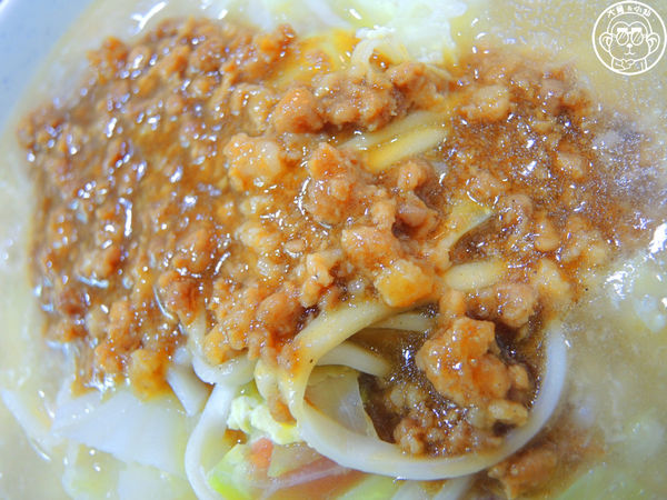 龍記搶鍋麵：呷飽祙【台北中正･龍記搶鍋麵】窄巷裡的好吃熗鍋麵