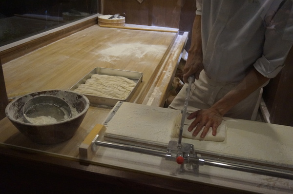 穗科手打烏龍麵(台北忠孝店)：[忠孝敦化] 穗科手打烏龍麵：職人手作精神