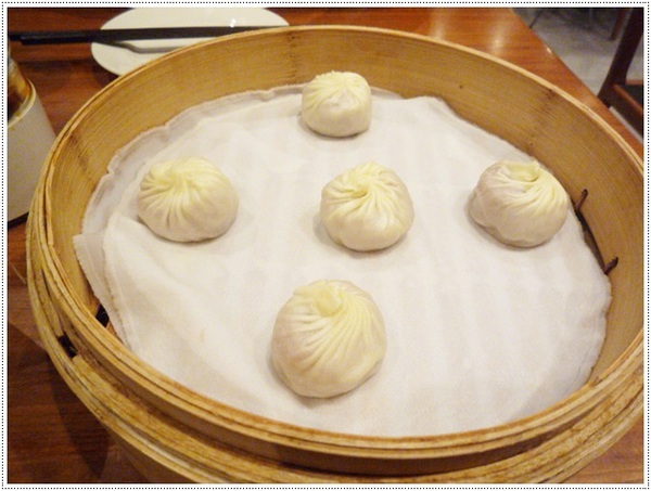 鼎泰豐(板橋店)：【板橋大遠百B1】鼎泰豐－18摺的魅力