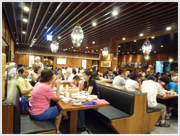 鼎泰豐(板橋店)：【板橋大遠百B1】鼎泰豐－18摺的魅力