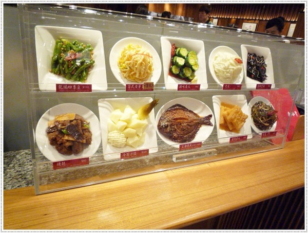 鼎泰豐(板橋店)：【板橋大遠百B1】鼎泰豐－18摺的魅力