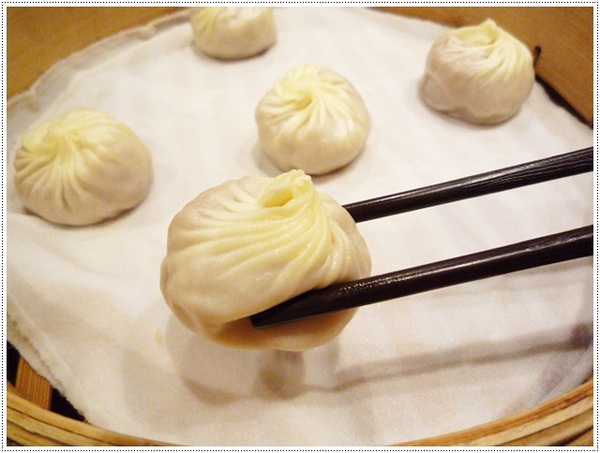 鼎泰豐(板橋店)：【板橋大遠百B1】鼎泰豐－18摺的魅力