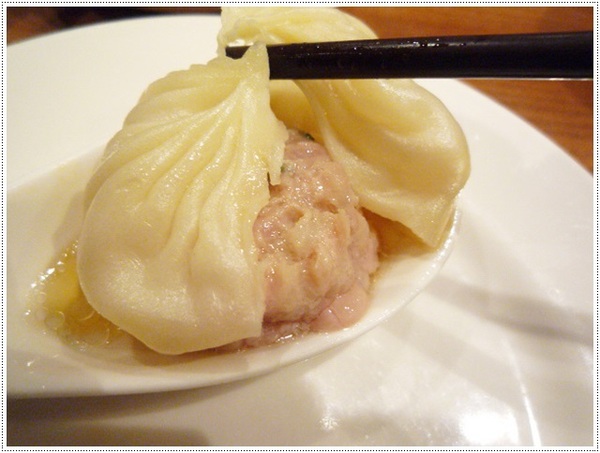 鼎泰豐(板橋店)：【板橋大遠百B1】鼎泰豐－18摺的魅力