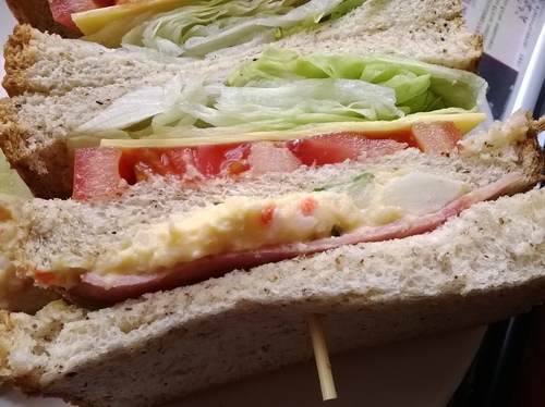 伯朗咖啡館(頭城城堡咖啡館):Enjoy the food, the scenery and the castle,宜蘭深林中的歐式城堡——Mr.Brown頭城城堡店