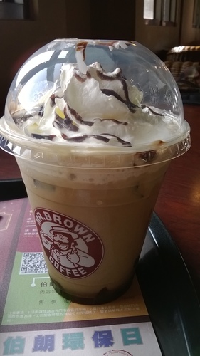 伯朗咖啡館(頭城城堡咖啡館):Enjoy the food, the scenery and the castle,宜蘭深林中的歐式城堡——Mr.Brown頭城城堡店